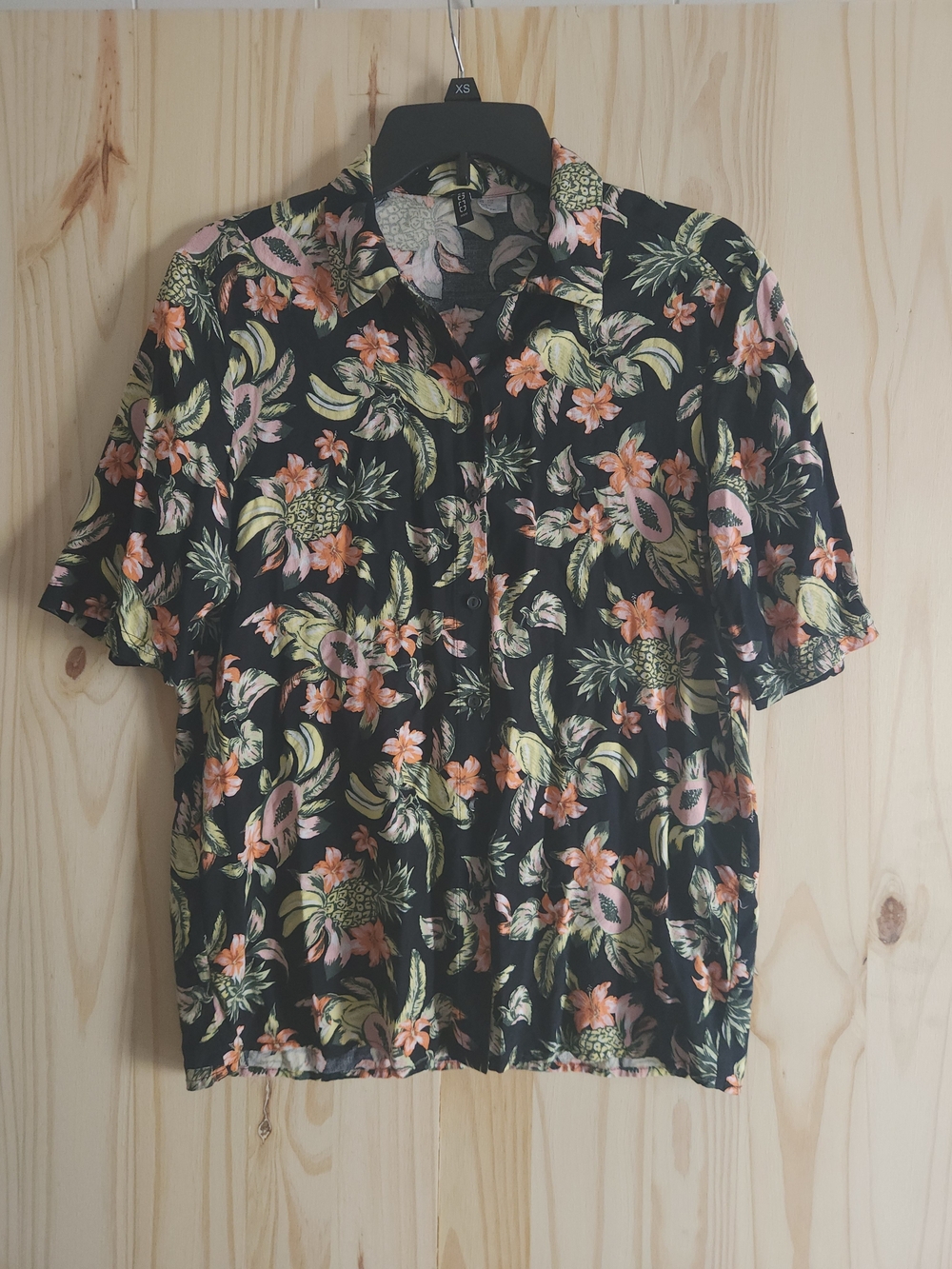 H&M Tropical Hawaiian Floral Button-Up Shirt | Black | 100% Viscose Women's XXS